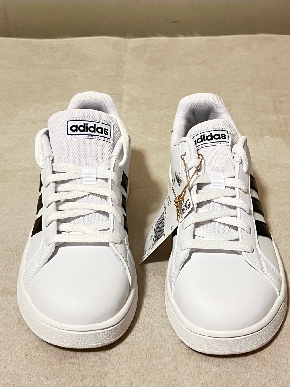 Adidas Grand Court K classic sneakers Size 3 white and black colorway. NEW - Picture 7 of 12